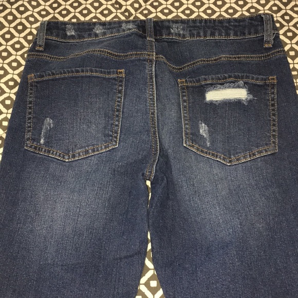 Distressed Boyfriend Jeans - Picture 4 of 7